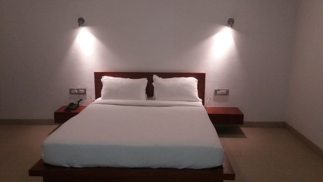 Hotel Tania Searock Даман Экстерьер фото